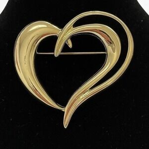 AJC Gold Tone Double Heart Brooch Pin Romantic Valentine Gift Vintage Style 1.5"